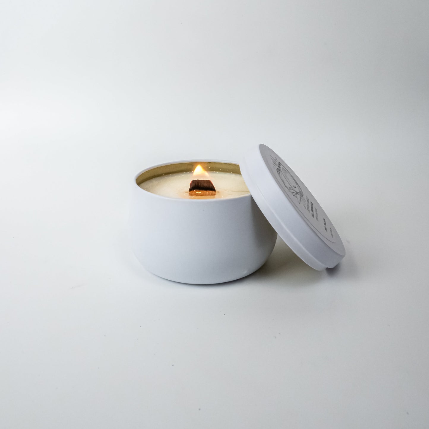 Bright white aromatic candle 8 OZ